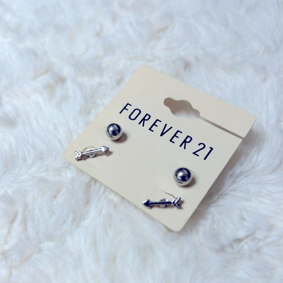 Forever 21 Fashion Earrings - Picture 1 of 4